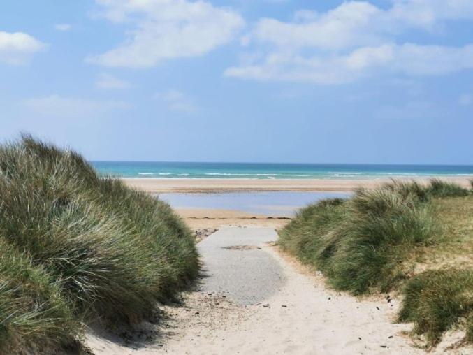 Camping Les Ronds Duval Face Aux Iles Anglo-Normandes Les Moitiers-d'Allonne 外观 照片